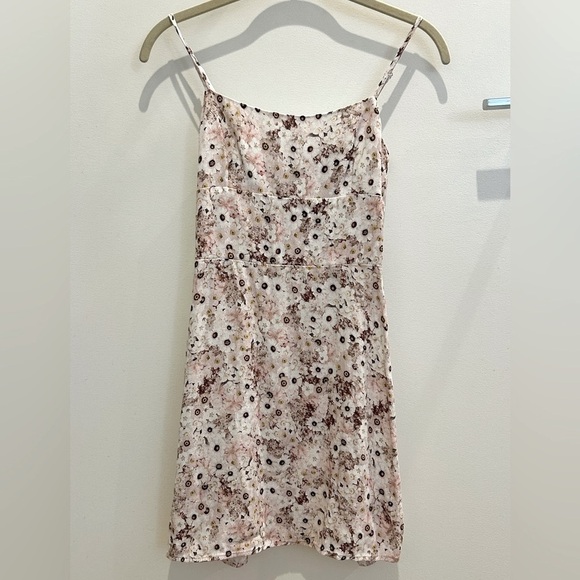 Flirty Aritzia Floral Dress Size 2XS - Picture 3 of 4